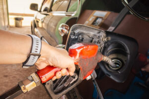 The Primary Pros and Cons of Bulk Fuel Delivery for Your Operations